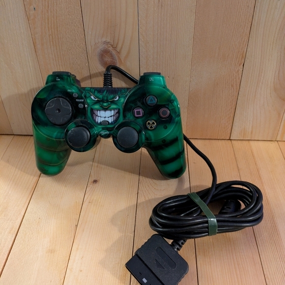 PlayStation 1 Hulk Green Wired Game Controller Used - Picture 3 of 9